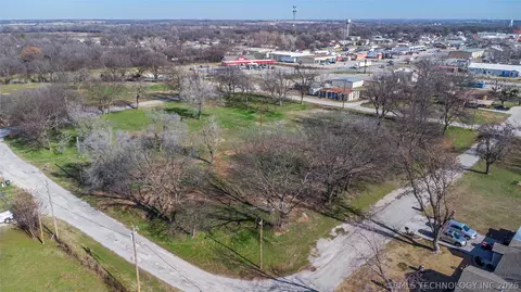 101 E St, Davis, OK 73030 photo 9