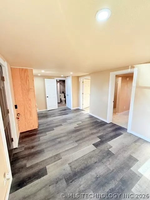 Entry Way - 518 NW 6th St, Checotah, OK 74426 photo 1 of 1