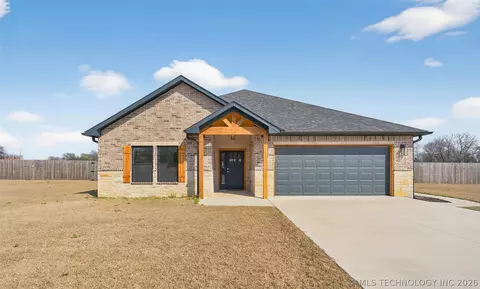 207 Lindsey Ave, Adair, OK 74330