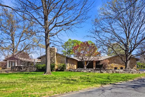 2499 E 49th St, Tulsa, OK 74105