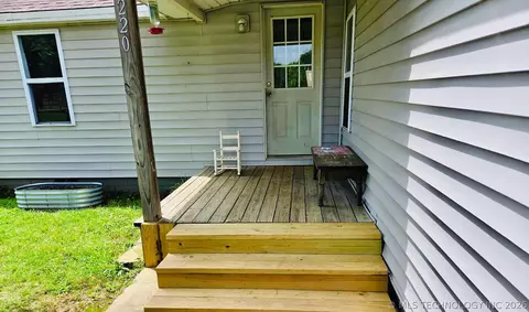 Exterior - 220 E Audd Ave, Checotah, OK 74426 photo 5 of 10