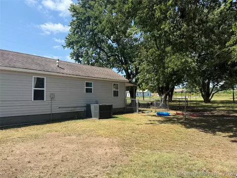 Exterior - 220 E Audd Ave, Checotah, OK 74426 photo 8 of 8