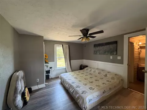 Bedroom - 220 E Audd Ave, Checotah, OK 74426 photo 4 of 4