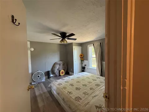 Bedroom - 220 E Audd Ave, Checotah, OK 74426 photo 1 of 4