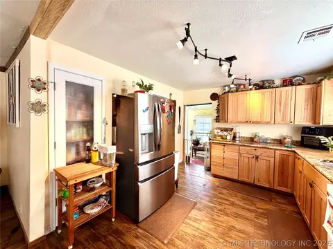 Kitchen - 207 E Smith St, Henryetta, OK 74437 photo 2 of 6