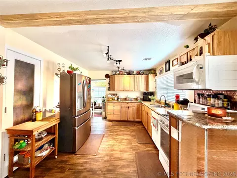 Kitchen - 207 E Smith St, Henryetta, OK 74437 photo 1 of 6