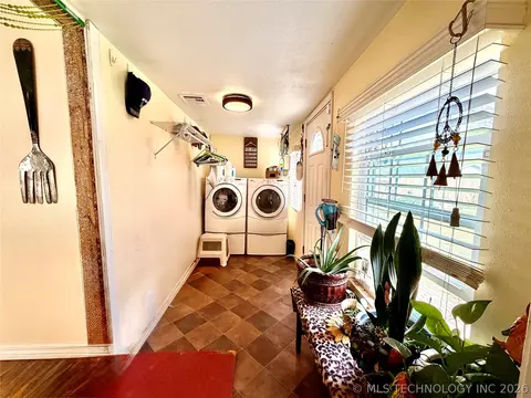Other - 207 E Smith St, Henryetta, OK 74437 photo 4 of 12