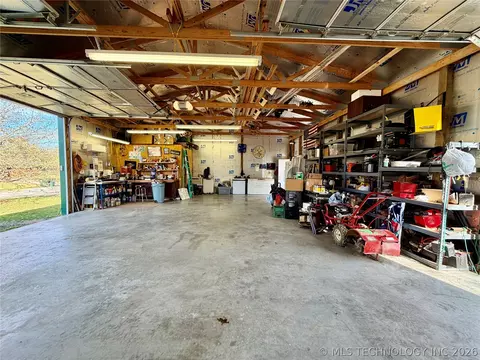 Other - 207 E Smith St, Henryetta, OK 74437 photo 10 of 12