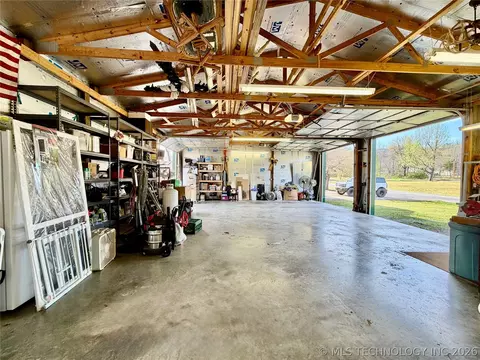 Other - 207 E Smith St, Henryetta, OK 74437 photo 11 of 12