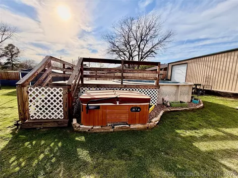 Other - 207 E Smith St, Henryetta, OK 74437 photo 7 of 12