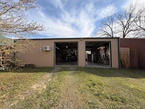 Other - 207 E Smith St, Henryetta, OK 74437 photo 8 of 12