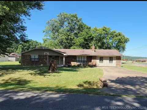 300 S Williams, Stilwell, OK 74960