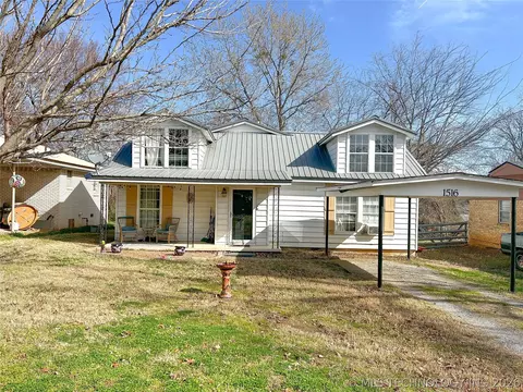 1516 N 10th Ave, Durant, OK 74701