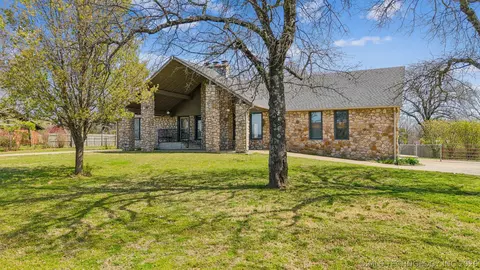 19805 S Lake Dr, Claremore, OK 74017
