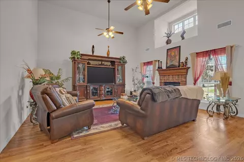 Living - 16506 E 49th Pl, Tulsa, OK 74134 photo 2 of 5