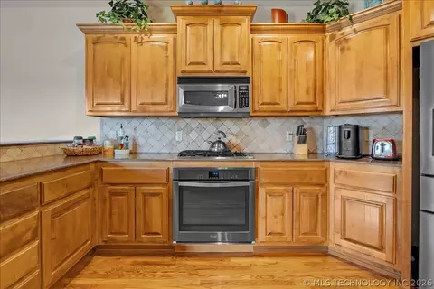 Kitchen - 16506 E 49th Pl, Tulsa, OK 74134 photo 7 of 7