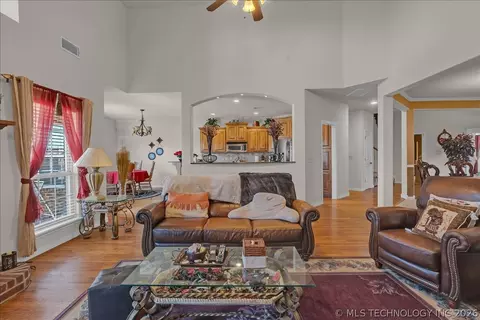Living - 16506 E 49th Pl, Tulsa, OK 74134 photo 4 of 5