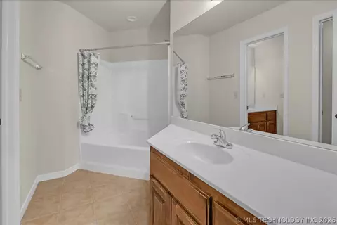 Bath - 16506 E 49th Pl, Tulsa, OK 74134 photo 7 of 8