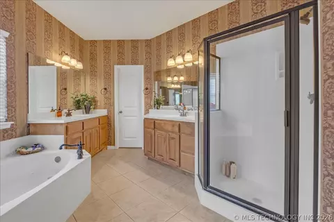Bath - 16506 E 49th Pl, Tulsa, OK 74134 photo 3 of 8