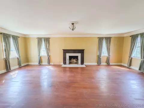 Living - 208 E Kings, Ada, OK 74820 photo 1 of 5