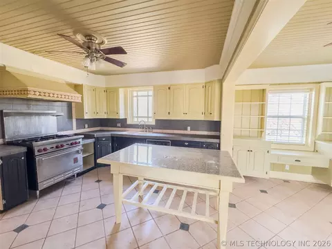 Kitchen - 208 E Kings, Ada, OK 74820 photo 1 of 3