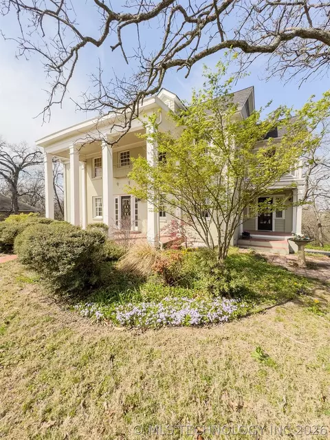 Exterior - 208 E Kings, Ada, OK 74820 photo 7 of 11