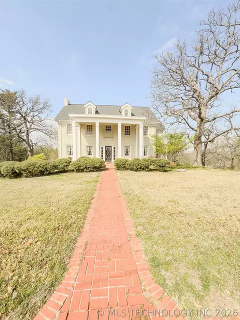 Exterior - 208 E Kings, Ada, OK 74820 photo 3 of 11