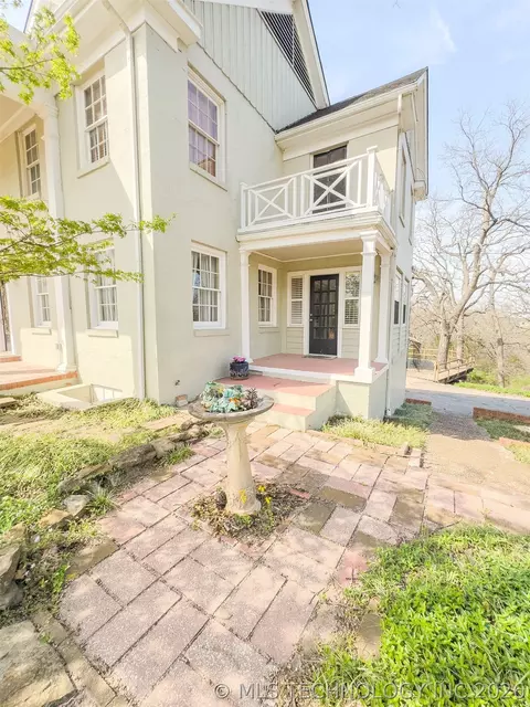 Exterior - 208 E Kings, Ada, OK 74820 photo 8 of 11