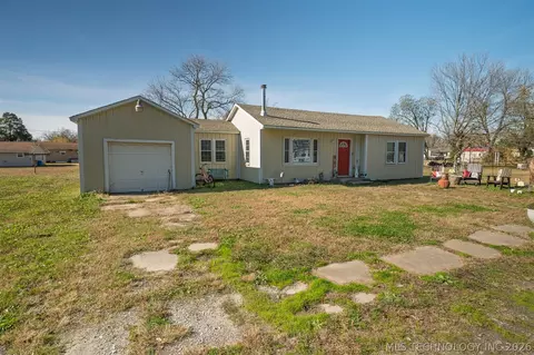 157 S Springfield St, Welch, OK 74369