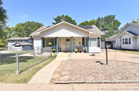 1229 E 8th St, Okmulgee, OK 74447