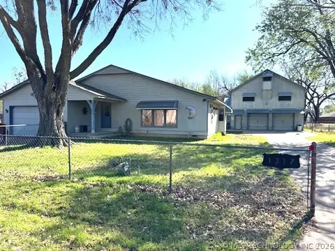 1317 N 1st St, Jenks, OK 74037