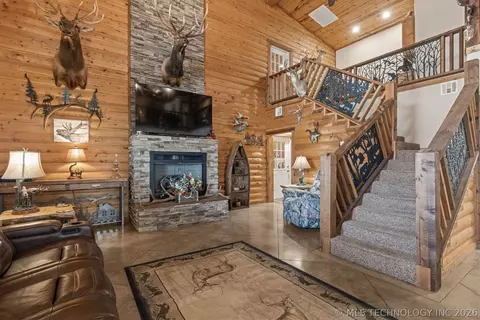 Living - 73785 S 340 Rd, Wagoner, OK 74467 photo 4 of 5