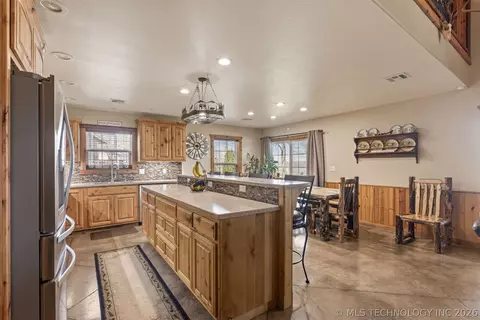 Kitchen - 73785 S 340 Rd, Wagoner, OK 74467 photo 2 of 4