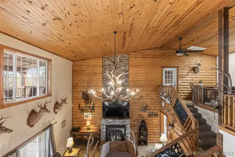 Entry Way - 73785 S 340 Rd, Wagoner, OK 74467 photo 5 of 9