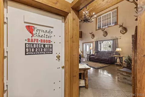 Entry Way - 73785 S 340 Rd, Wagoner, OK 74467 photo 8 of 9