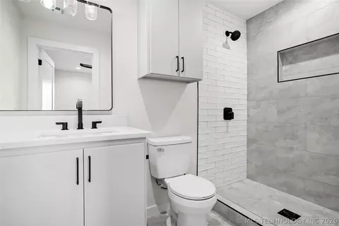 Bath - 7923 E 26th Pl, Tulsa, OK 74129 photo 5 of 5