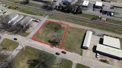 201 S Taylor St, Pryor, OK 74361
