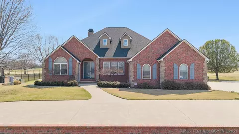 5020 Lake Breeze Rd, Grove, OK 74344