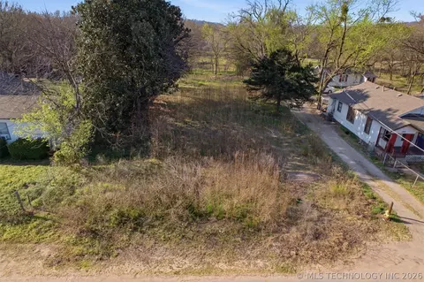 5134 W 8th St, Tulsa, OK 74127