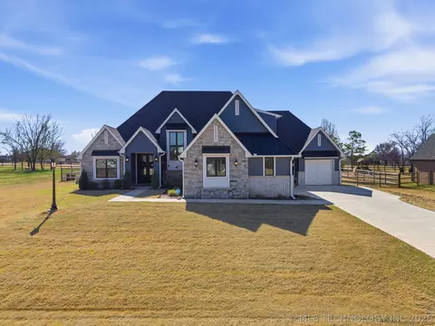 6480 N Blue Sage Dr, Owasso, OK 74055