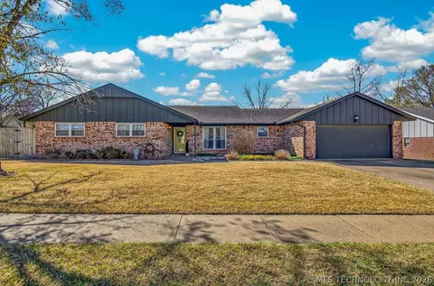 2417 Chapel Hill Rd, Bartlesville, OK 74006