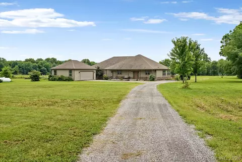 Exterior - 2130 E 4675 Rd, Pryor, OK 74361 photo 2 of 10