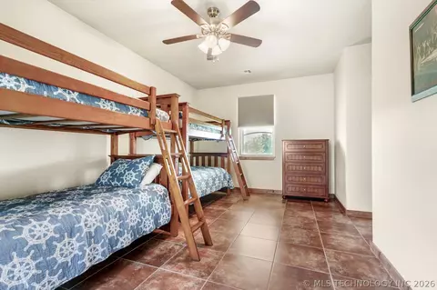 Bedroom - 2130 E 4675 Rd, Pryor, OK 74361 photo 5 of 7