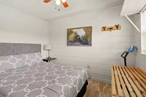 Bedroom - 2130 E 4675 Rd, Pryor, OK 74361 photo 6 of 7