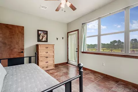 Bedroom - 2130 E 4675 Rd, Pryor, OK 74361 photo 2 of 7