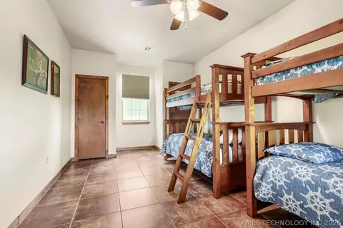Bedroom - 2130 E 4675 Rd, Pryor, OK 74361 photo 4 of 7