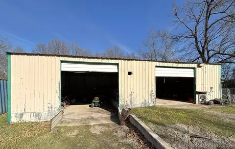15 4285 Rd, Porum, OK 74455