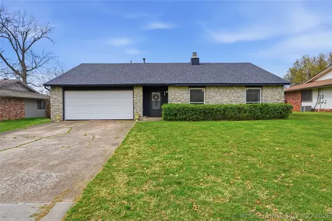 4330 S Lakewood Ave, Tulsa, OK 74135