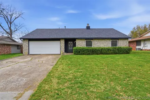 4330 S Lakewood Ave, Tulsa, OK 74135