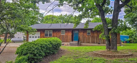 1614 Sherwood Rd, Eufaula, OK 74432